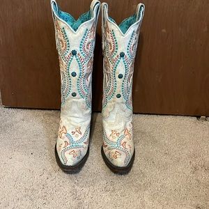 Corral boots